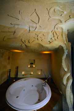Cappadocia Honeymoon Hotel SPA Jacuzzi bathroom